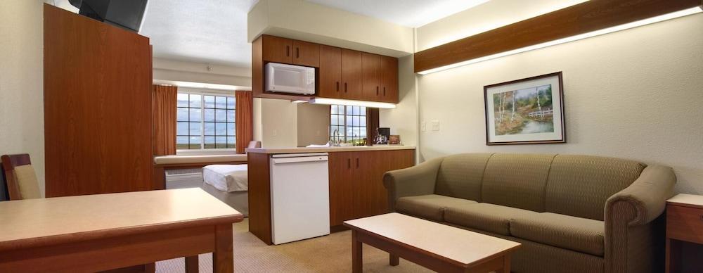 Microtel Inn & Suites By Wyndham Rice Lake Exteriör bild