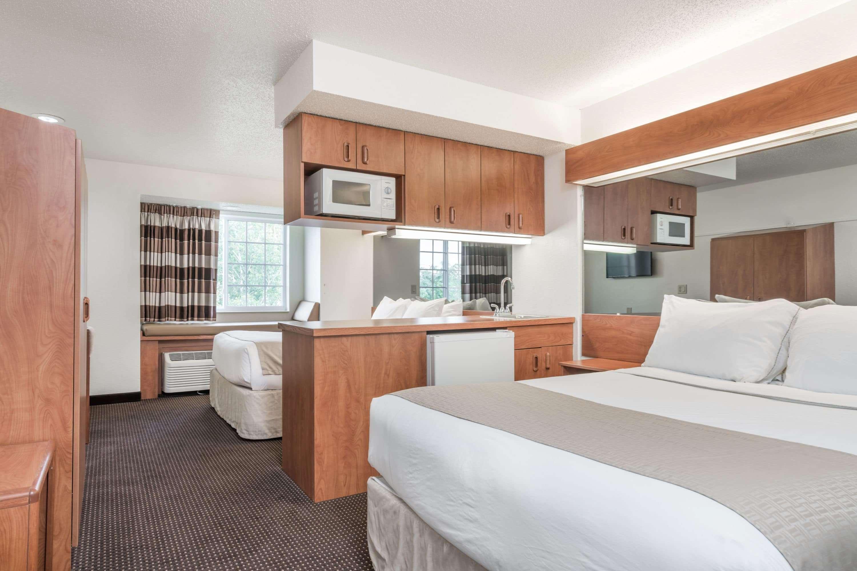 Microtel Inn & Suites By Wyndham Rice Lake Exteriör bild