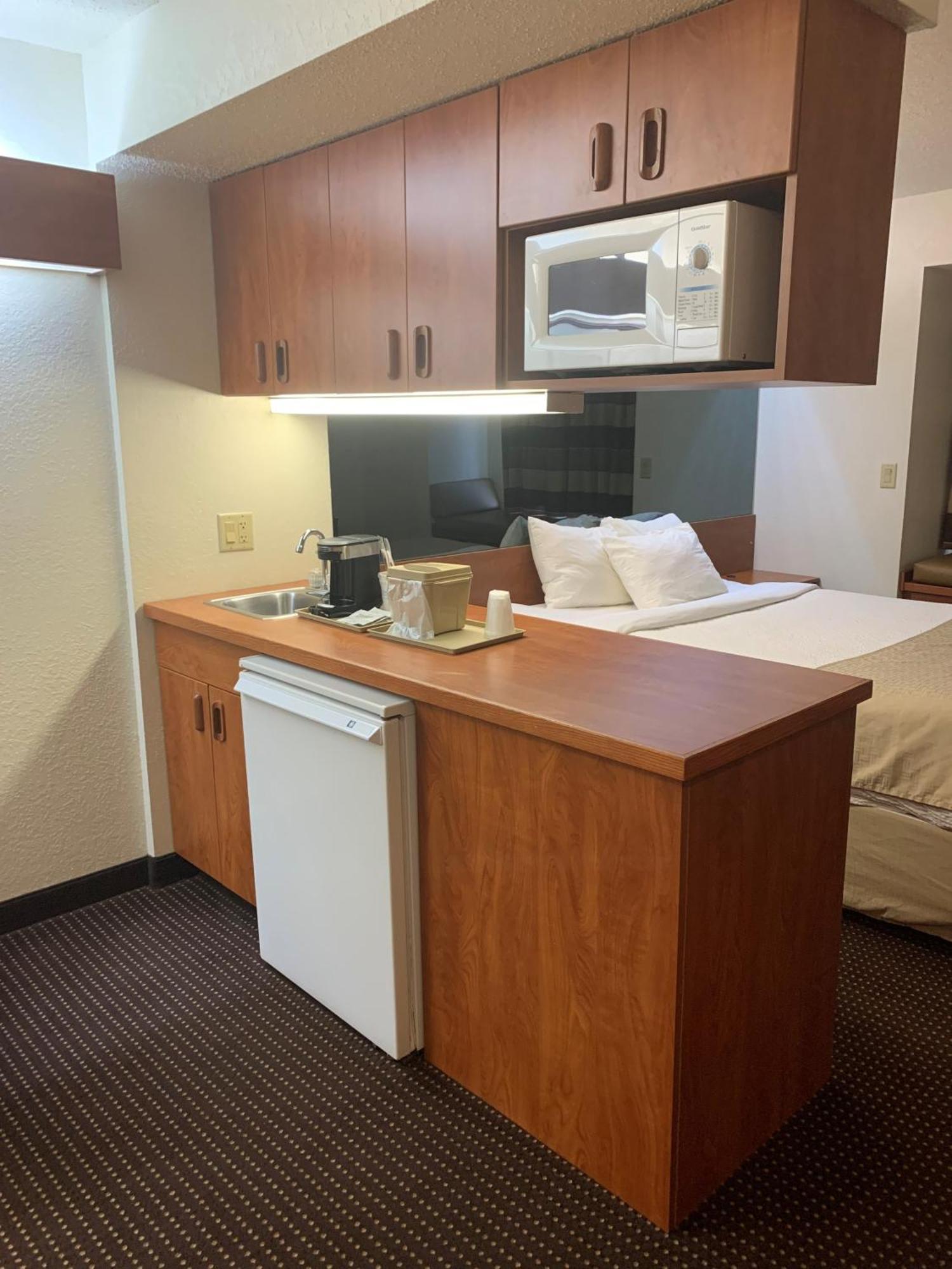 Microtel Inn & Suites By Wyndham Rice Lake Exteriör bild